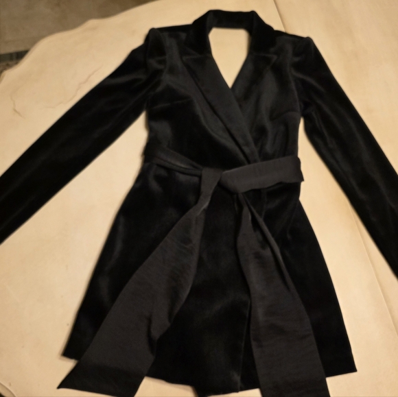 Express Dresses & Skirts - Express Velvet Open Back Blazer Romper | Sexy Formal Date Night 🖤✨Size 2.